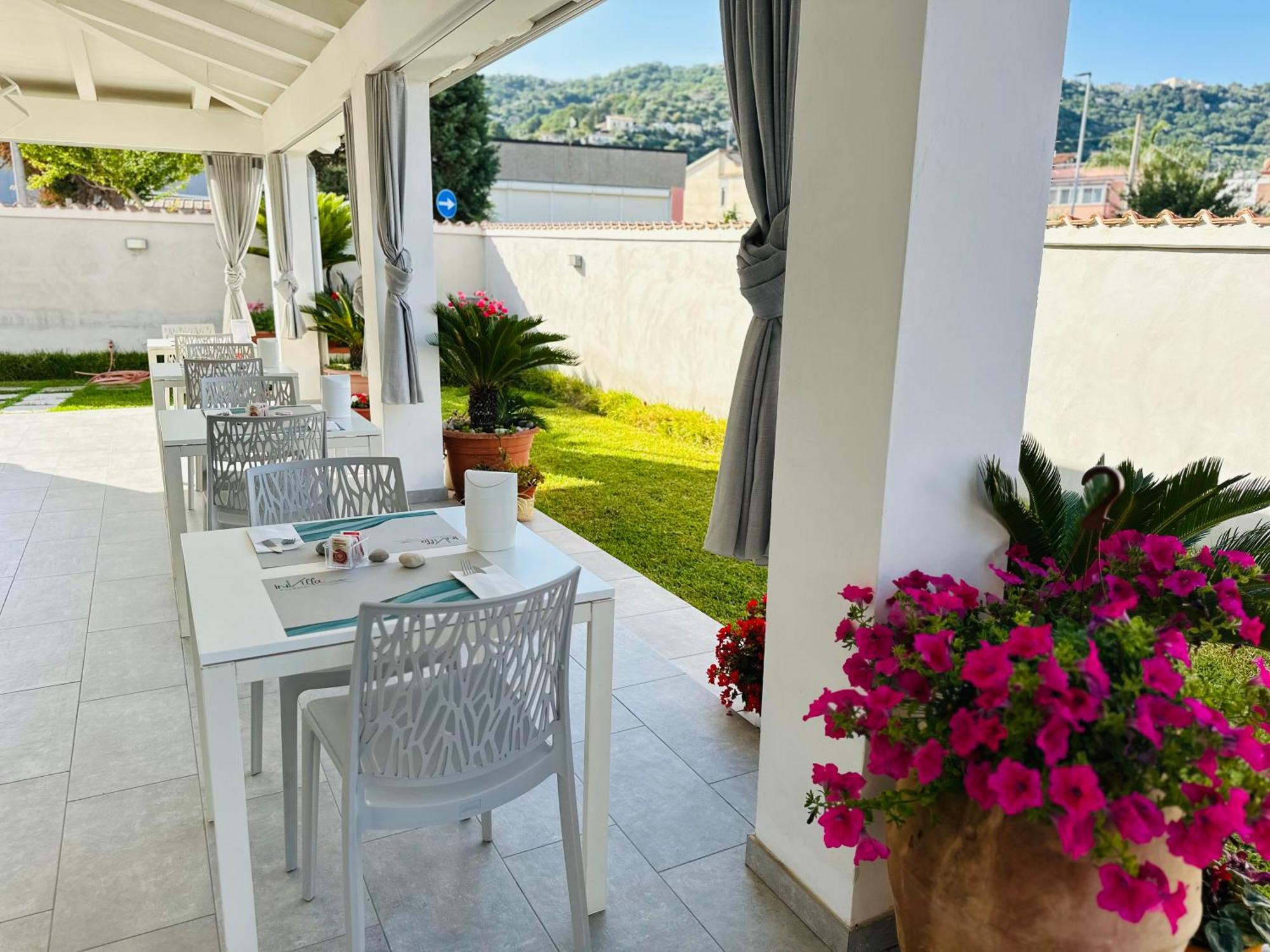 Invilla Bed&Breakfast - Quality Rooms Santa Maria di Castellabate Luaran gambar