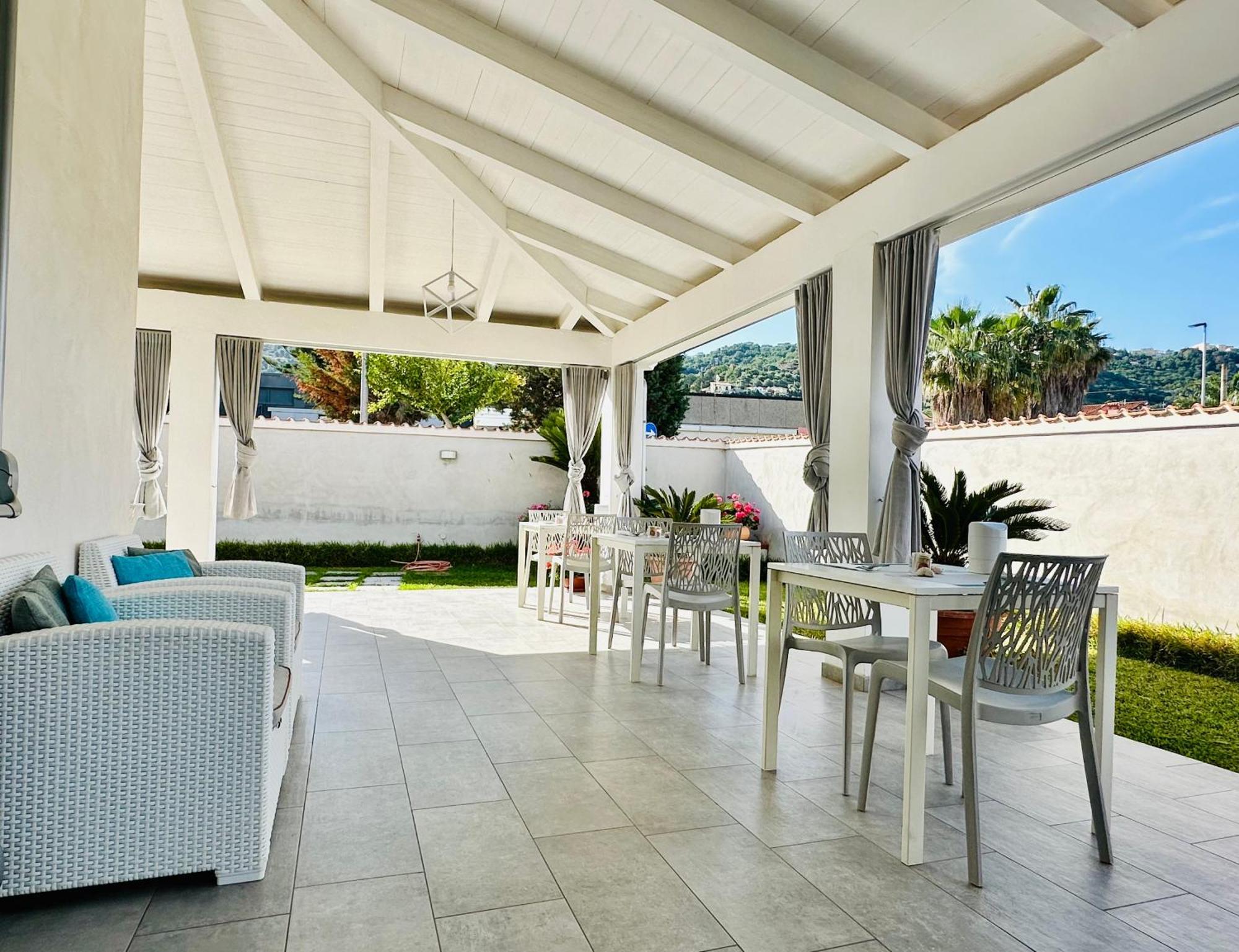 Invilla Bed&Breakfast - Quality Rooms Santa Maria di Castellabate Luaran gambar